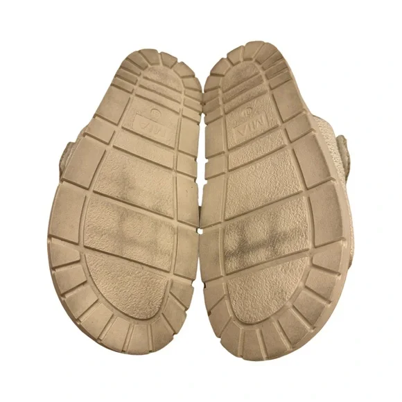 Mia Gabri Crocheted Slip-on Sandals in Bone, Size 8.5. - Picture 11 of 12